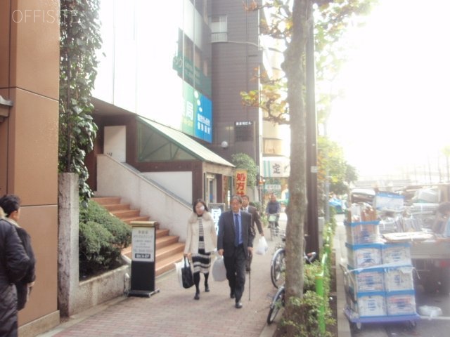 登喜和ビル ビル前面道路