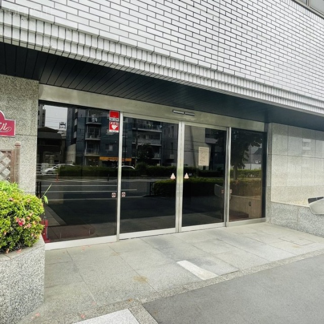 リリービル オフィスビル出入口