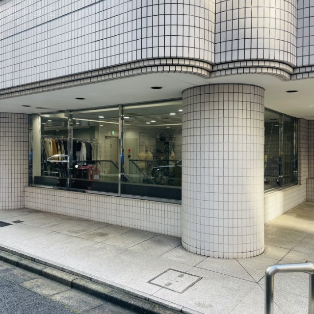 ダイナミック・アート九段下ビル 1F部分