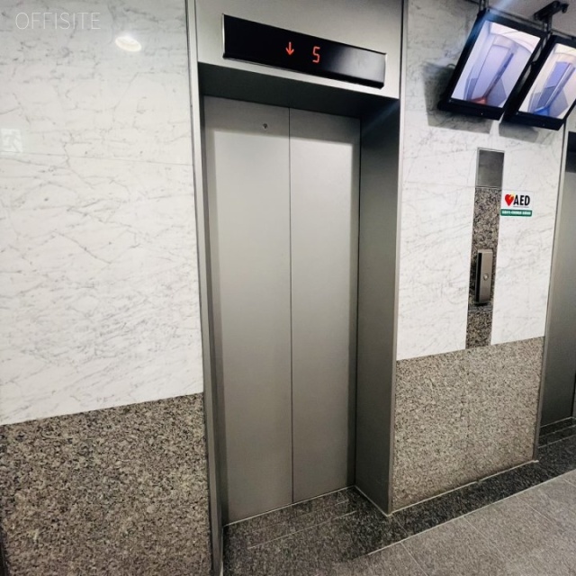 日暮里駅前中央ビル エントランス