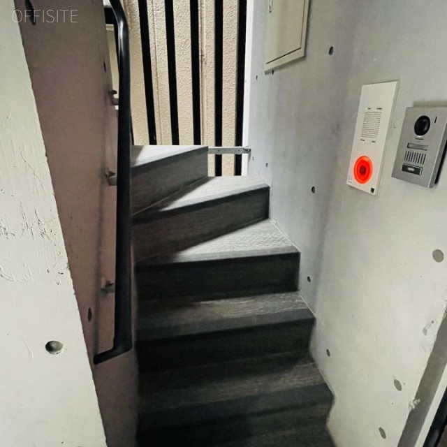 秋葉原ビルヂング 階段