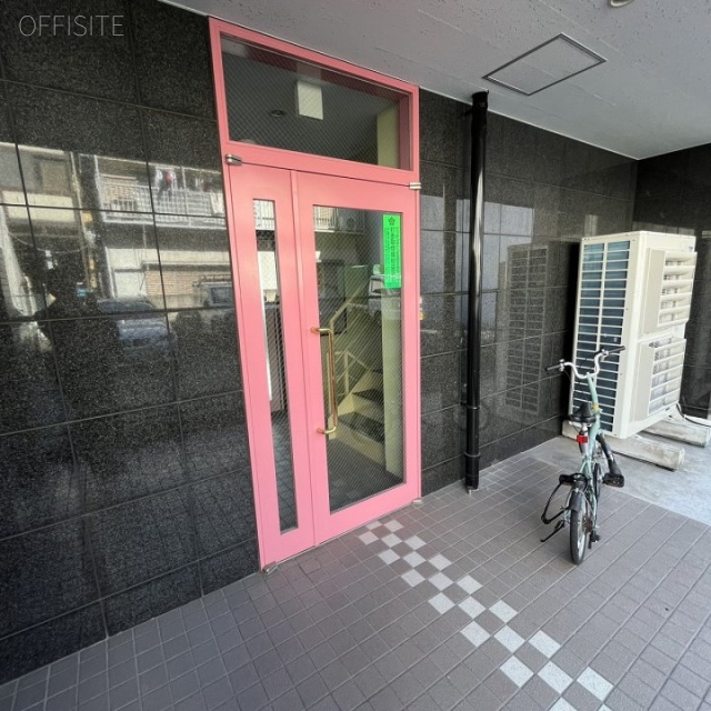 オーチャードアルファ オフィスビル出入口