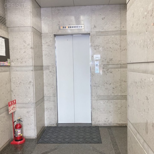 ワイ・エヌ銀座ビル エレベーター