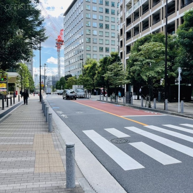 アークヒルズ仙石山森タワー 前面道路