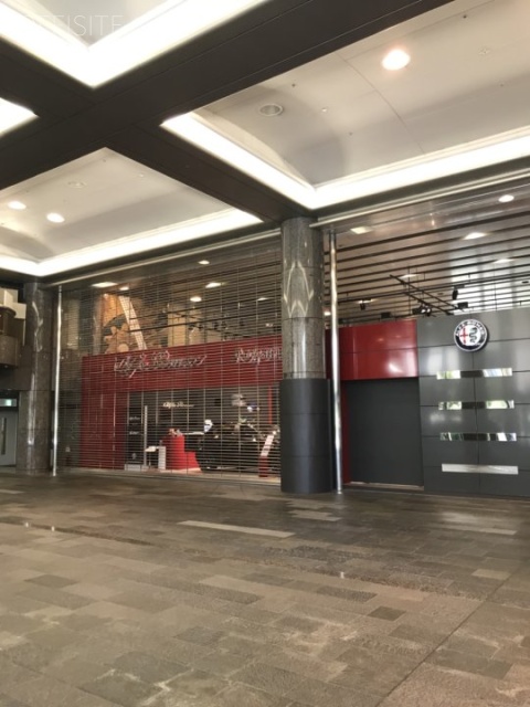 青山オーバルビル エントランス