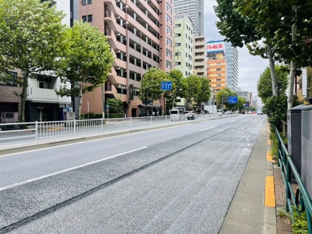 日本橋パークサイドビル 前面に新大橋通り