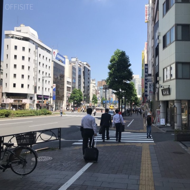 四谷ビル ビル前面道路