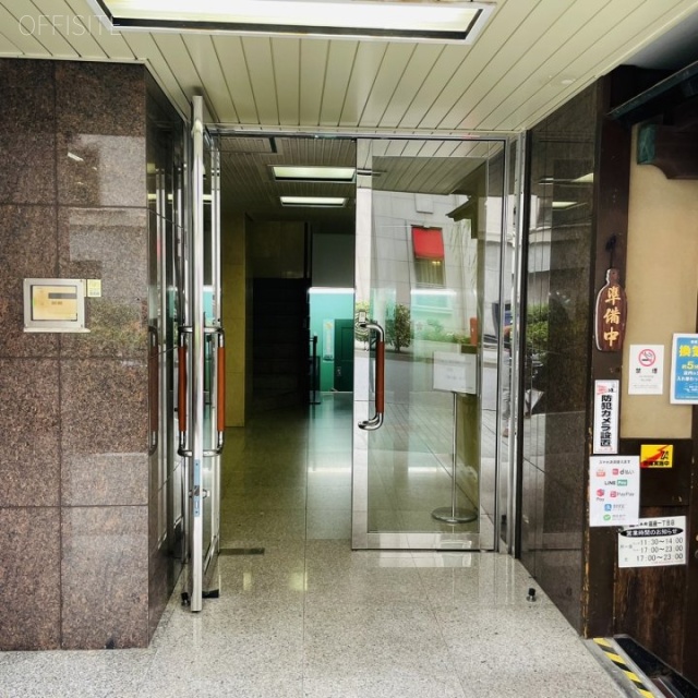 銀友ビル オフィス出入口