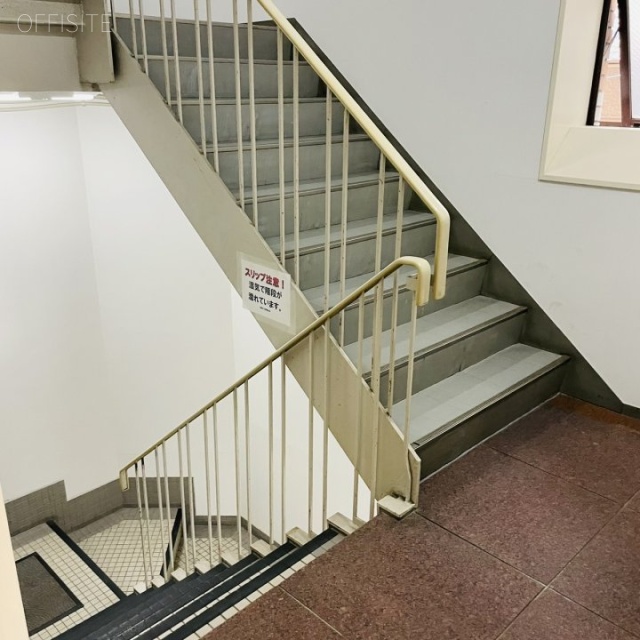 仙信ビル エントランス