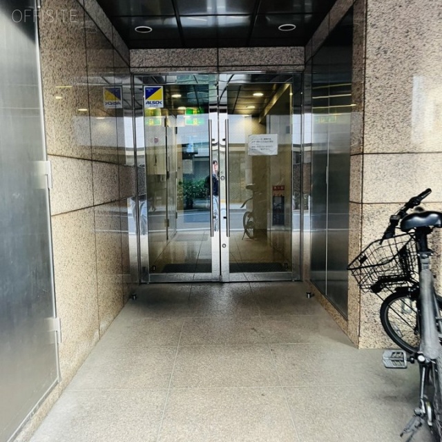 讃金(さぬきん)ビル オフィスビル出入口