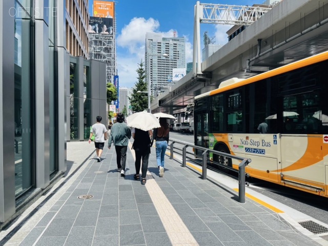 住友不動産六本木セントラルタワー 前面歩道
