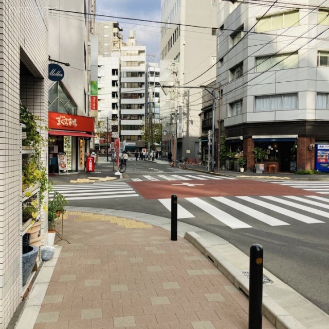 錦町スクウェアビル ビル前面道路