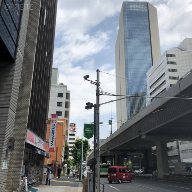 FORUM赤坂 ビル前面道路 六本木通り