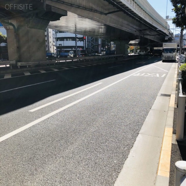 安田芝浦第2ビル ビル前面道路