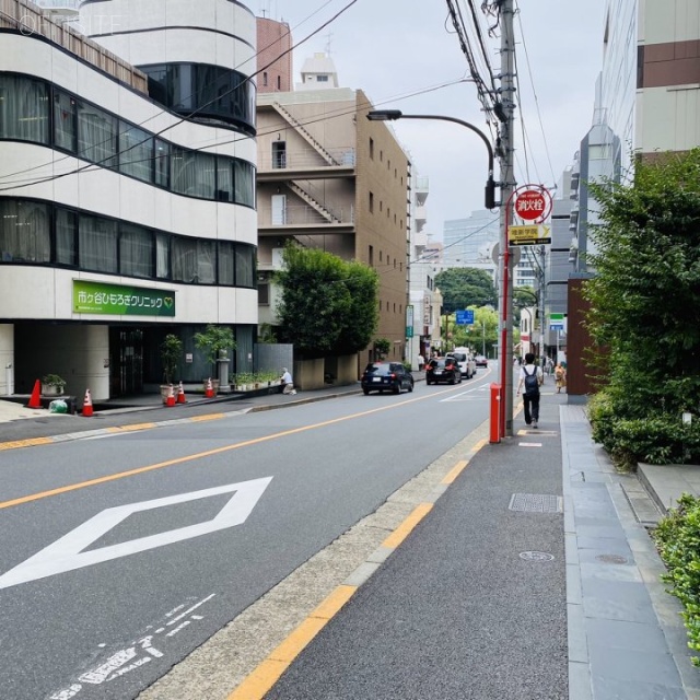 MTビル ビル前面道路