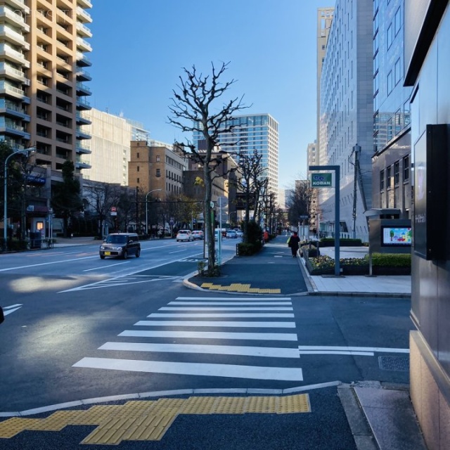 神田神保町ビル ビル前面道路