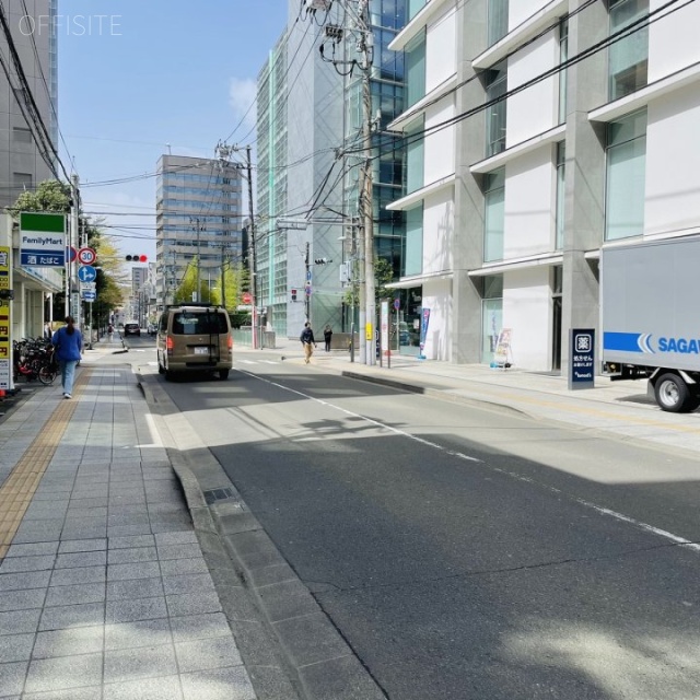 仙台中央第一生命ビルディング 前面道路