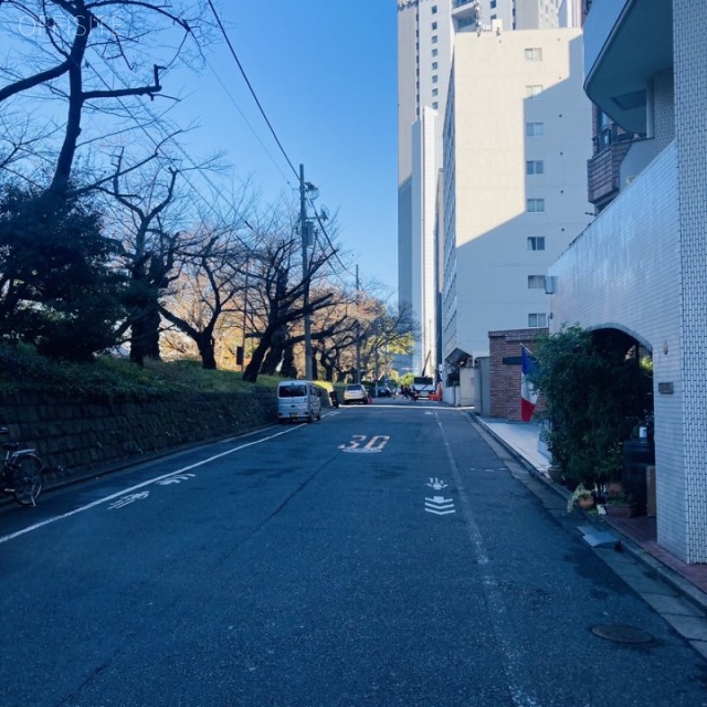 サンライン第14ビル ビル前面道路