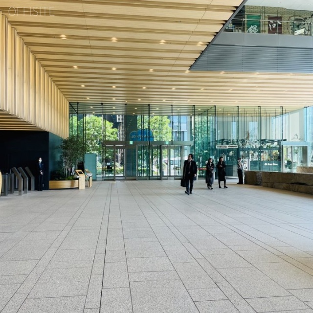 日本生命丸の内ガーデンタワー エントランス