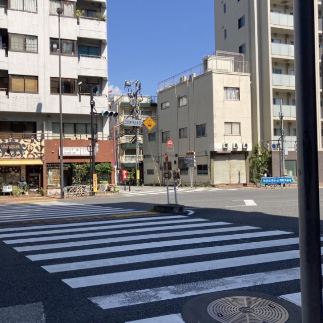 IS弓町ビル ビル前面道路