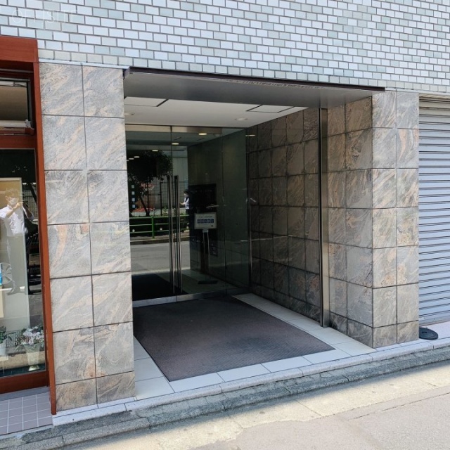 ビーエム兜町(共同千代田橋)ビル エントランス