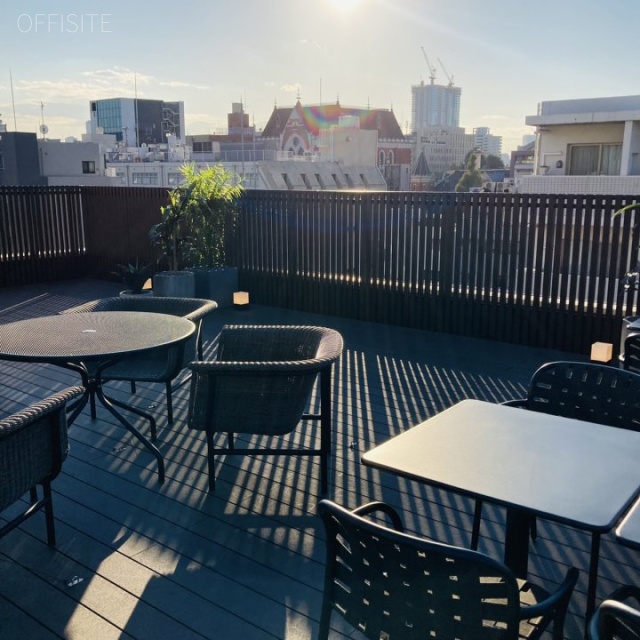 +SHIFT MITA 屋上テラス