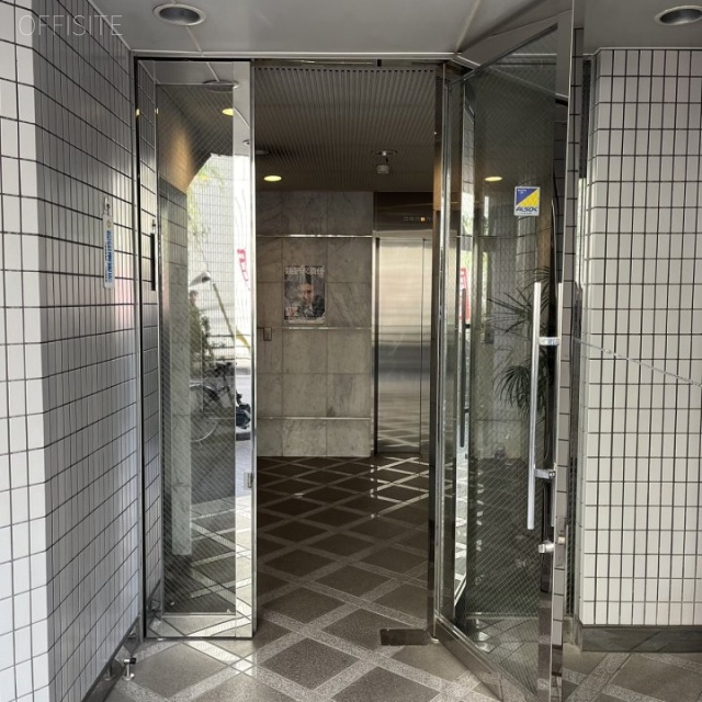 GLOWTHIA東日本橋 (旧 サンブライト東日本橋) オフィスビル出入口