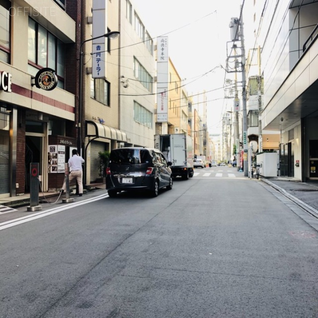 漢陽商事ビル ビル前面道路