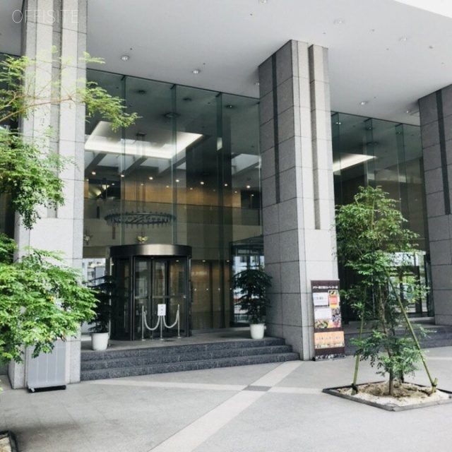 ハーモニータワー オフィスビル出入口