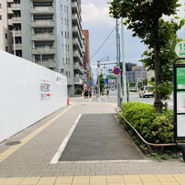 第3須三(スサン)ビル 前面歩道