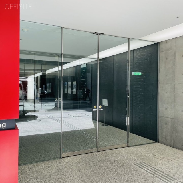 仙台中央第一生命ビルディング オフィスビル出入口