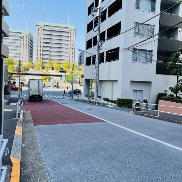 市ヶ谷キャナルコート ビル前面道路