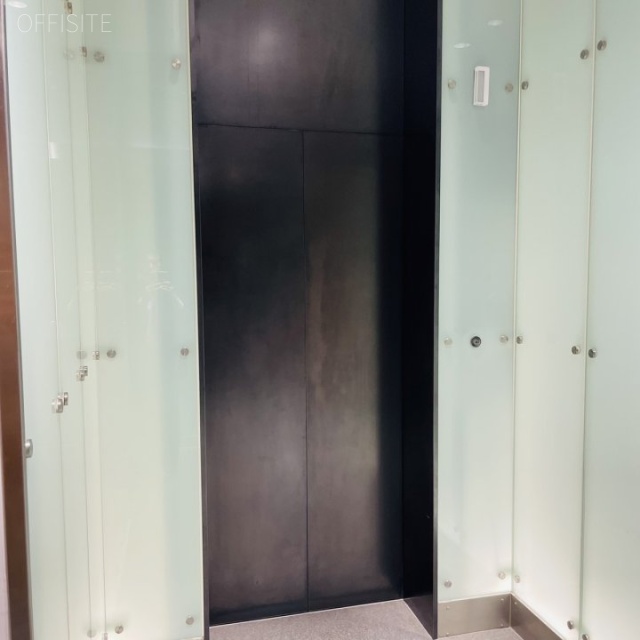 一番町stear エレベーター