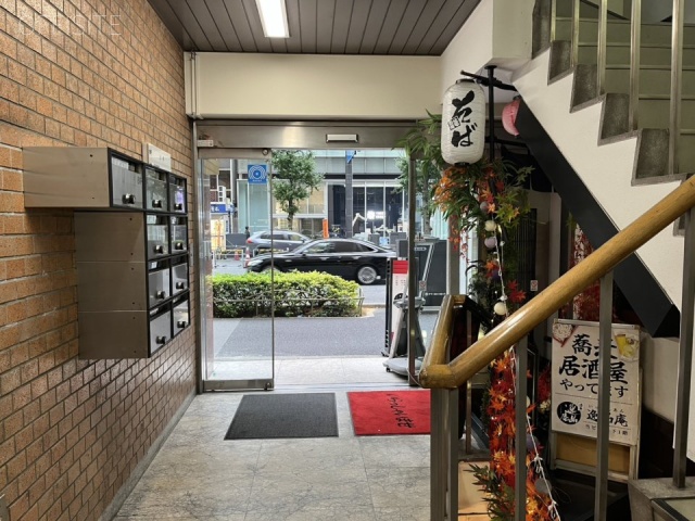 末広ビル エントランス