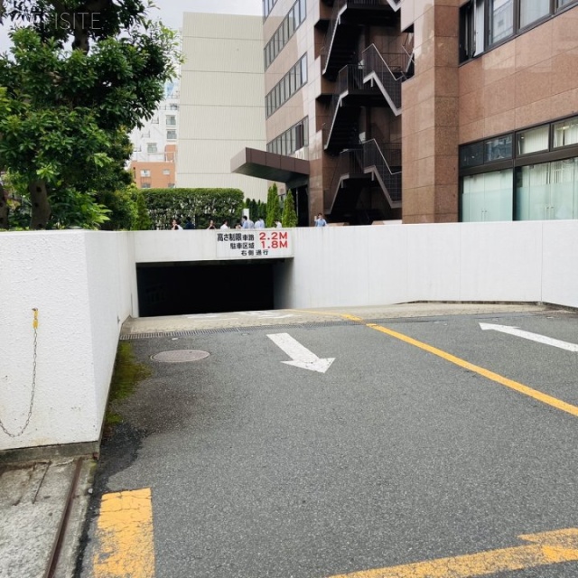 芝パークビル 駐車場