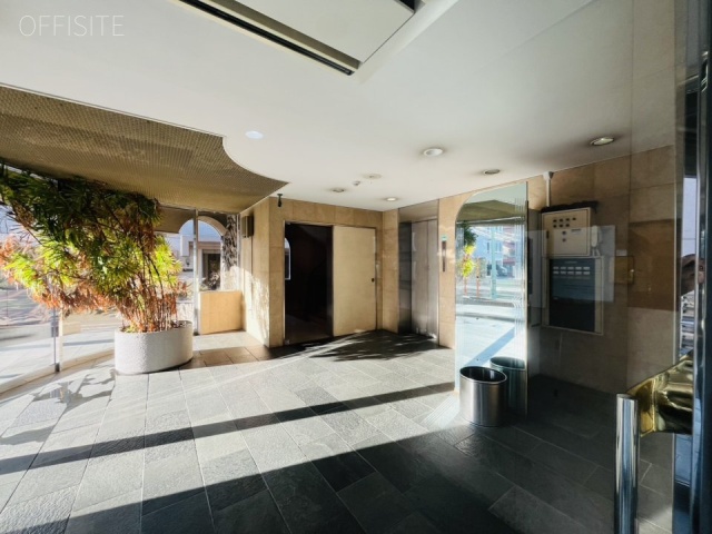 MFビル エントランス