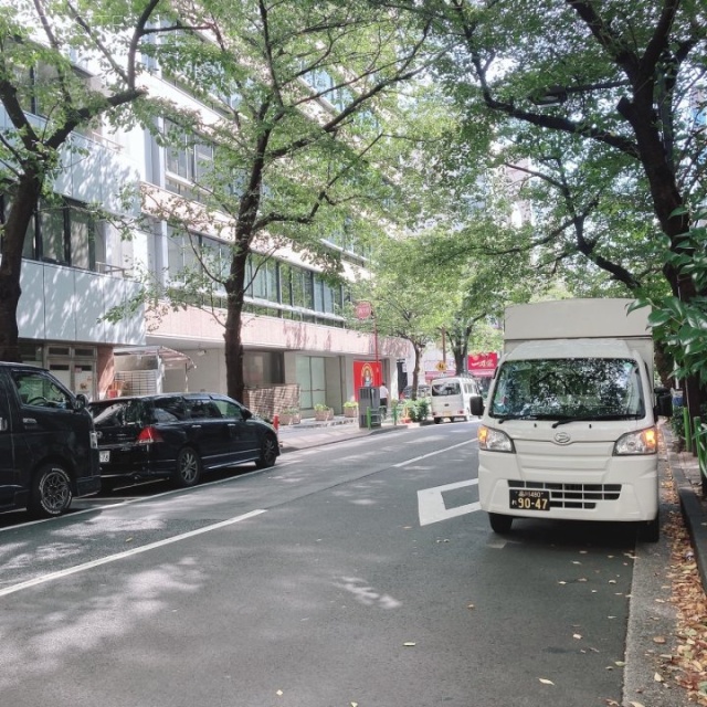 八重洲カトウビル 前面道路