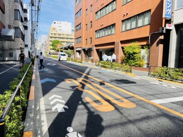 サン・クロレラビル 前面道路