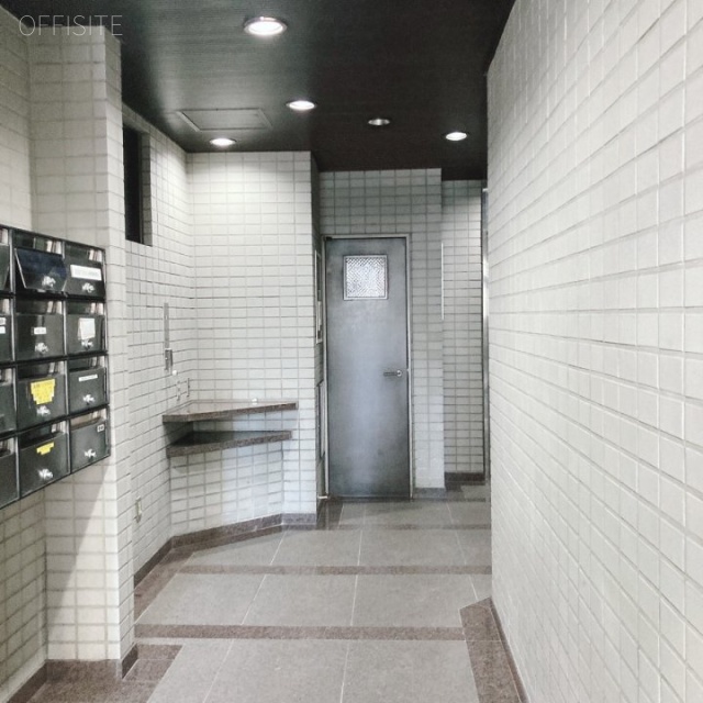 八重洲カトウビル オフィス出入口通路