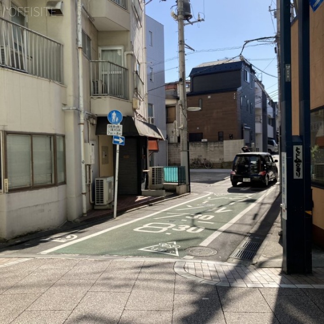 中村ビル 前面道路