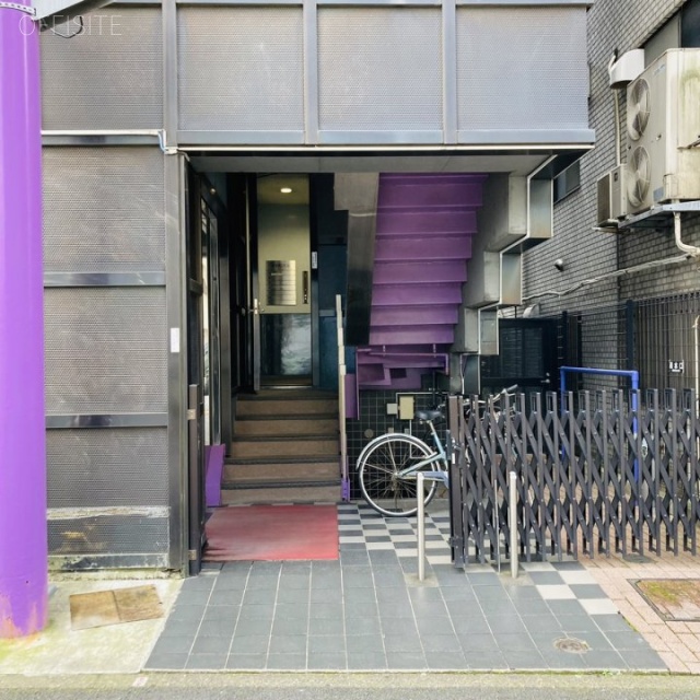 彦本第3ビル オフィス出入口