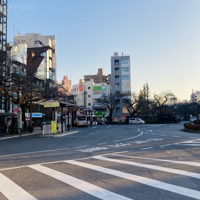 COI国立ビル 前面道路