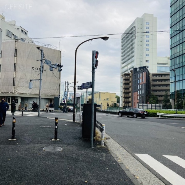 八千代ビル ビル前面道路