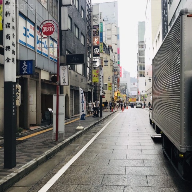 ニューセントラルビル ビル前面道路