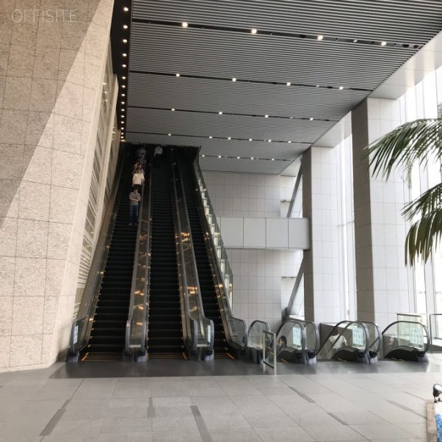 JR新宿ミライナタワー エントランス