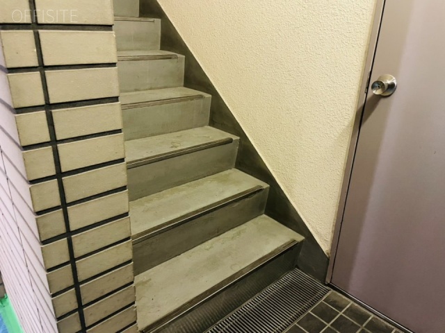 Biz Feel AKIHABARA 階段