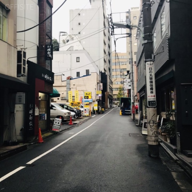 大庭ビル ビル前面道路