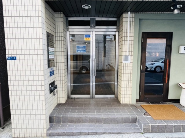 飯田ビル エントランス