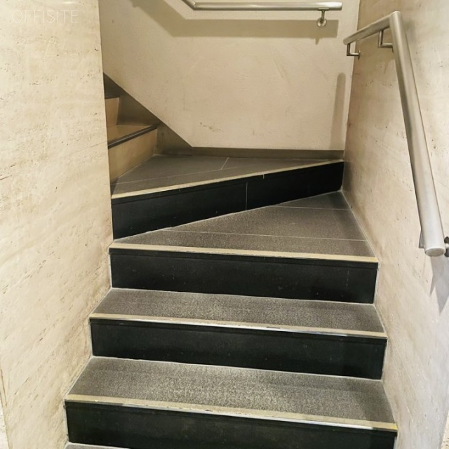 翠ビルヂング 内階段