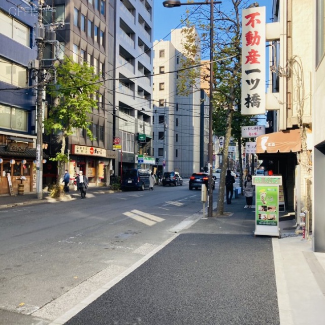 IM内神田 ビル前面道路